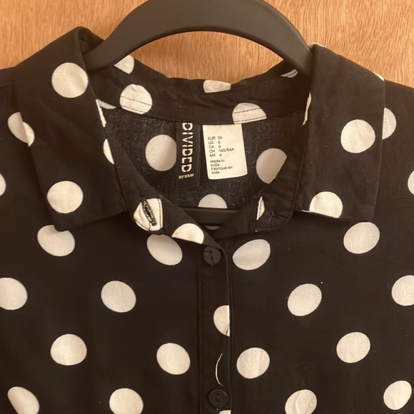 Black and white big polka dots button up blouse woman’s size 6 (small) - Picture 2 of 5